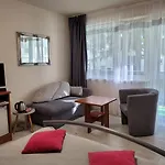 Maja Bed & Breakfast 3*