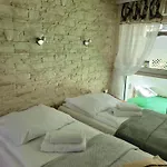 Maja Bed & Breakfast 3*