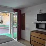 Bed & Breakfast Maja 3*