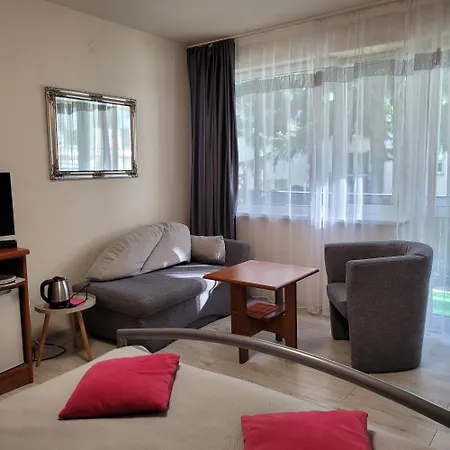 Maja Bed & Breakfast 3*