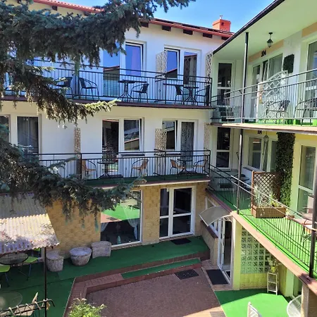 Bed & Breakfast Maja 3*